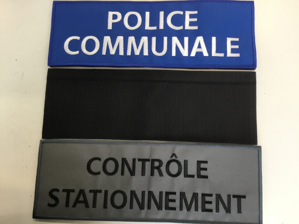 police contrôle stationnement badges velcros